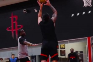 起飛！火箭官方曬視頻：賽季開始前的加練時刻！