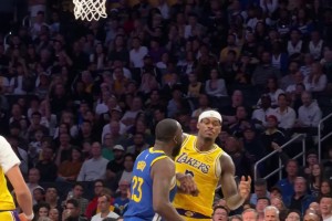 暴脾氣！范德彪失誤后與追夢(mèng)互相推搡險(xiǎn)引沖突前者吃到技犯