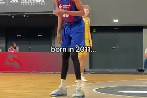 美媒稱這是字母哥和文班亞馬的結(jié)合體，至少長相真的像