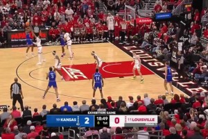 明年?duì)钤鬅幔∵_(dá)倫-皮特森首秀砍下26分4板2助5搶斷