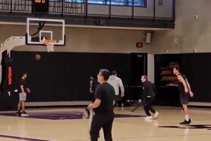 艱難的賽季！布克的高壓投籃訓(xùn)練！還能帶領(lǐng)太陽復(fù)興嗎？