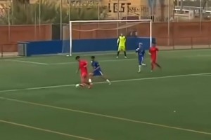 國外博主關(guān)注鄺兆鐳：速度簡直快得離譜！千萬別小瞧中國足球