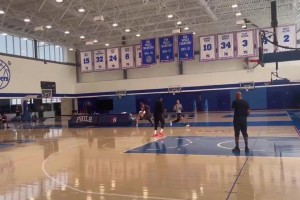 保羅·喬治和賈里德·麥凱恩一起進行了全場跑動接球三分訓練...