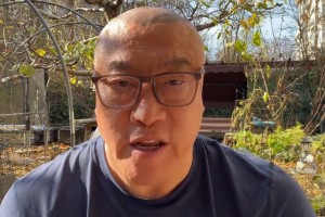 徐靜雨：哈登最后那記三分百分之一萬打手了，這比賽黑透了