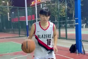 本·西蒙斯曬自己出海游玩釣魚視頻，這是開啟退休生活了？